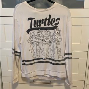 Cute and comfy crew neck!